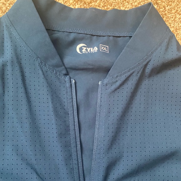 Zyia Windbreaker - Picture 3 of 4